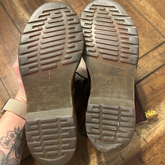 Vintage Dr. Martens Made in England 1460 8-Eye Boots Brown Leather Women’s 7 - Picture 5 of 16